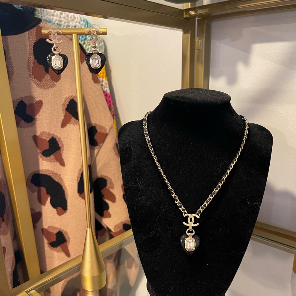 ✨🖤Gorgeous Chanel Set🖤✨